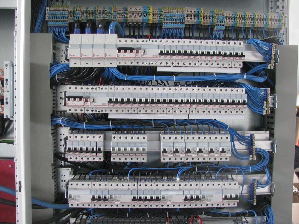 Usługi elektryczne, (ELEKTRYK POZNAŃ), serwis, pogotowie elektryczne,