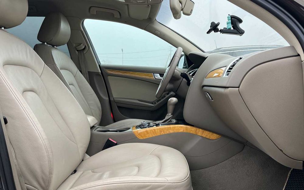 Audi A4  2010 рік