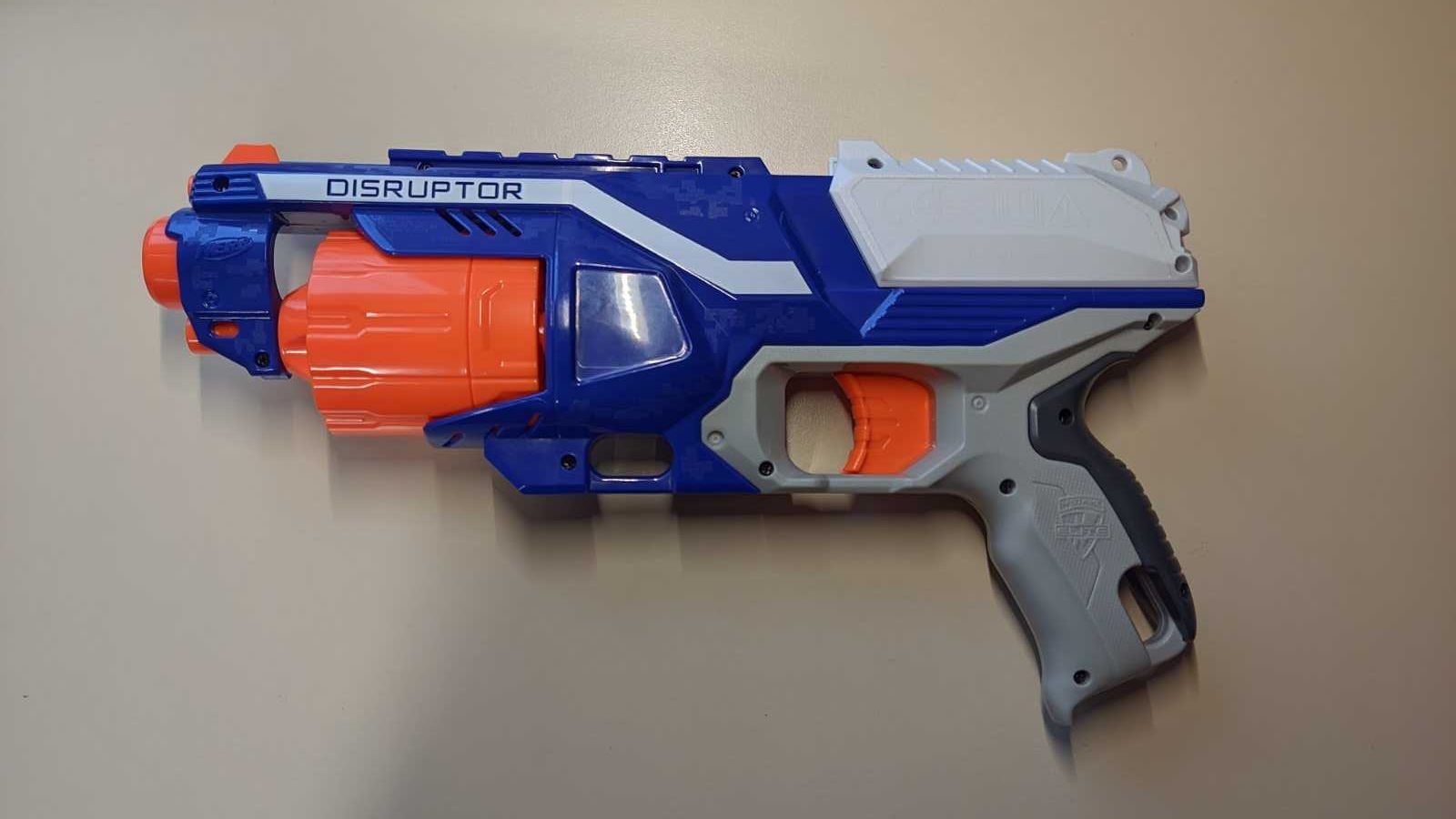 Nerf Elite Disruptor бластер