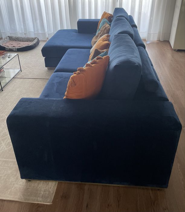 Sofá Laskasas veludo azul noite chaise longue
