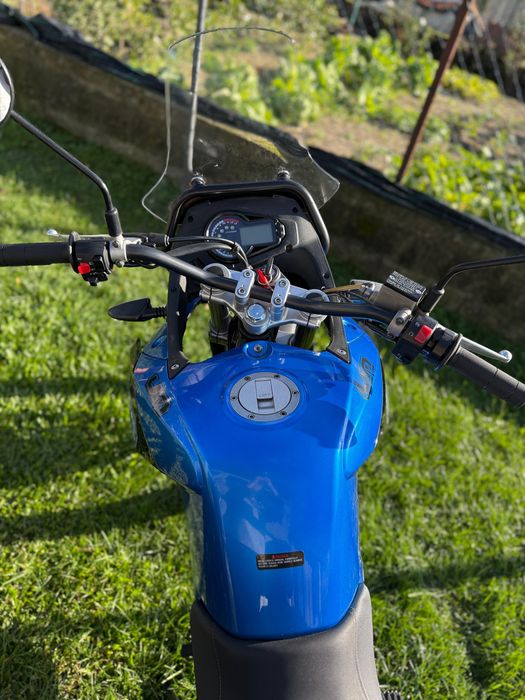 Motociclo UM Adventure