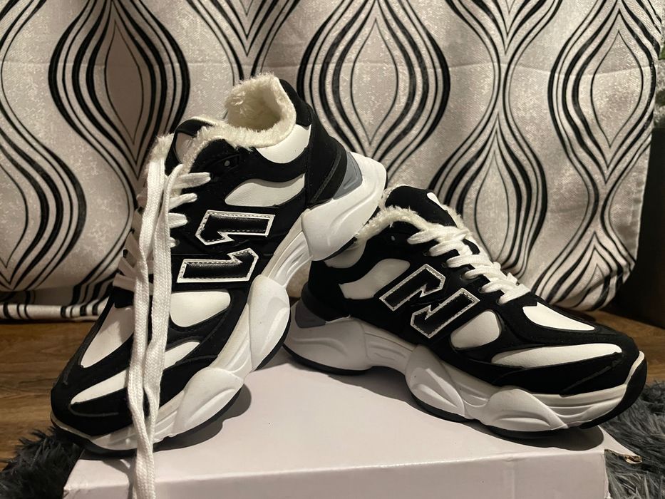 Кросівки жіночі зимові