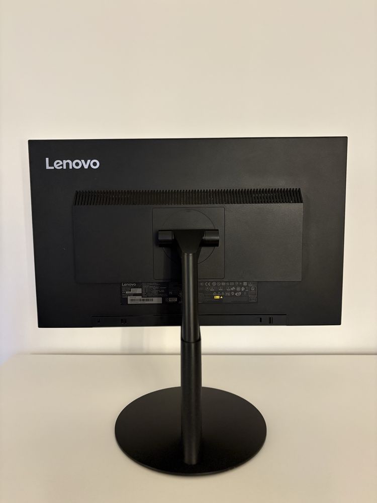 Monitor Lenovo 24” ThinkVision