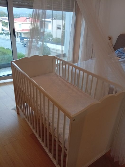 Berço branco de bebé: ikea