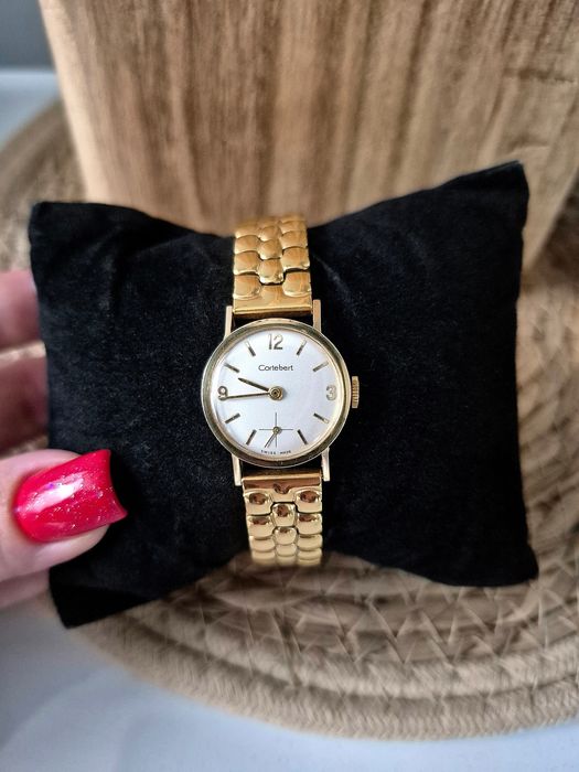 Piekny stary zegarek mechaniczny Cortébert