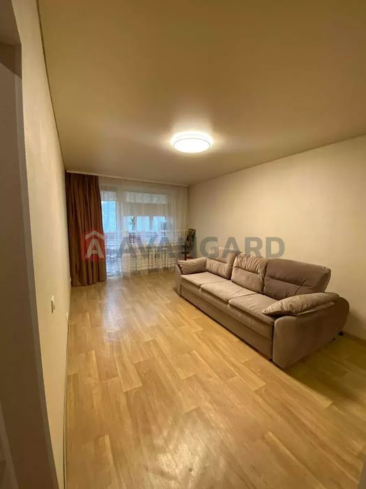 Продам 1к.кв 39кв.м пр.О.Поля 2поверх /12 з меблями та технікою