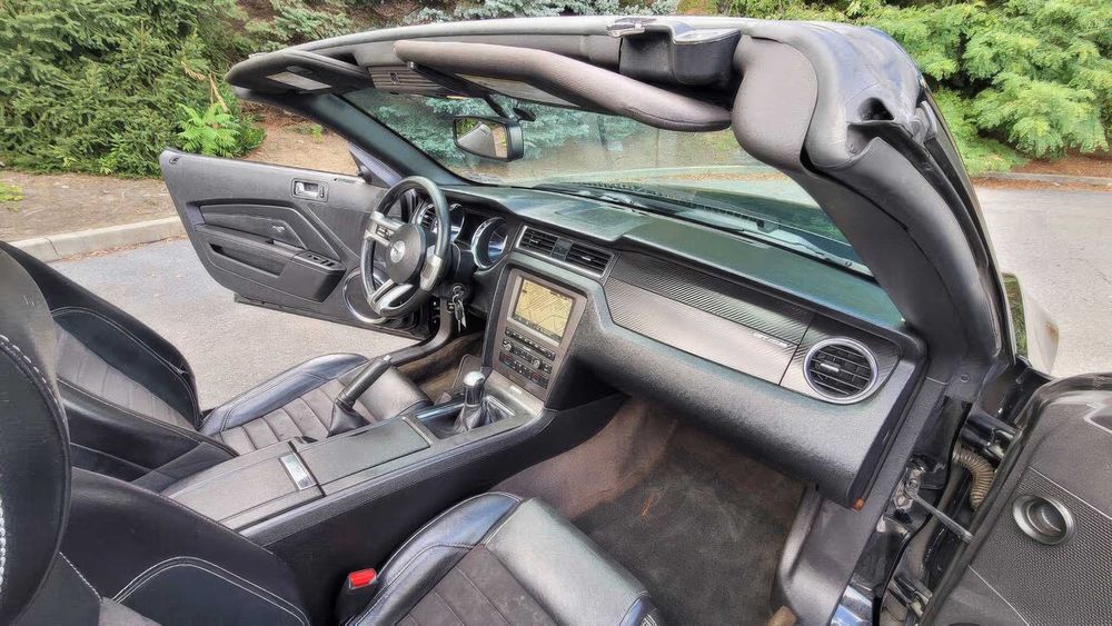 Ford Mustang GT Premium Convertible      2013