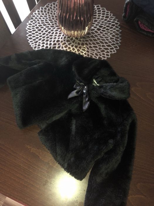 Śliczny płaszczyk bolerko futerko elegancki 3 lata kurtka