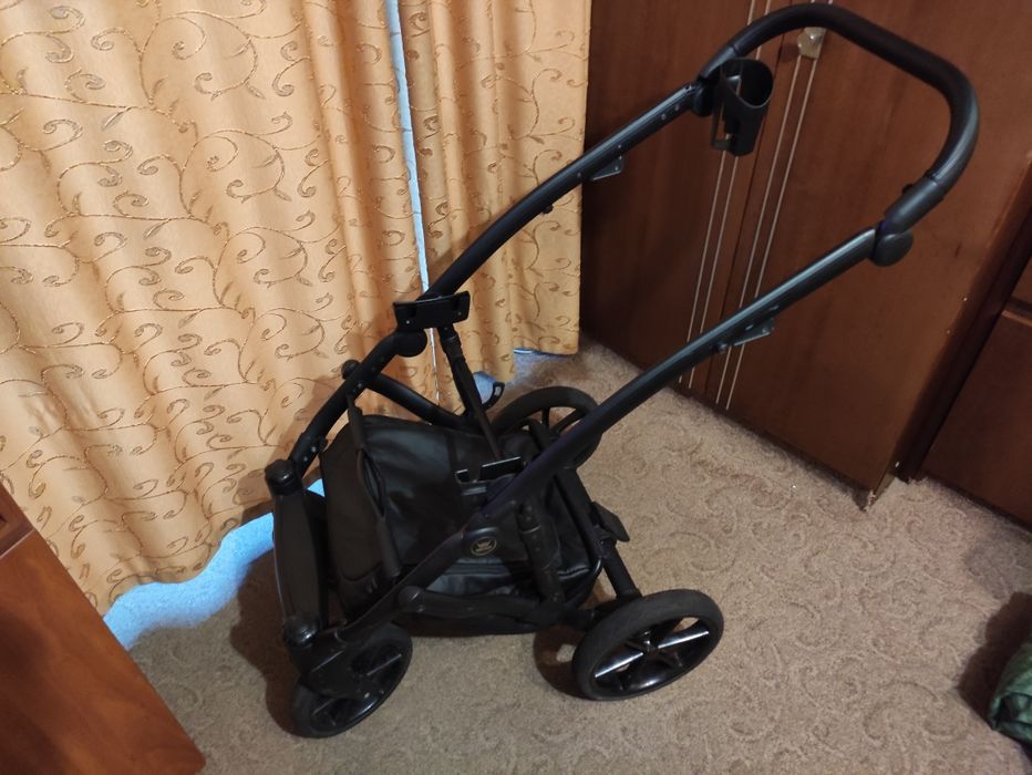 Продам коляску 2 в 1 Corona Eco