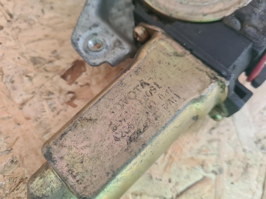 Elevador vidros trás direito TOYOTA Corolla Sedan (_E11_)