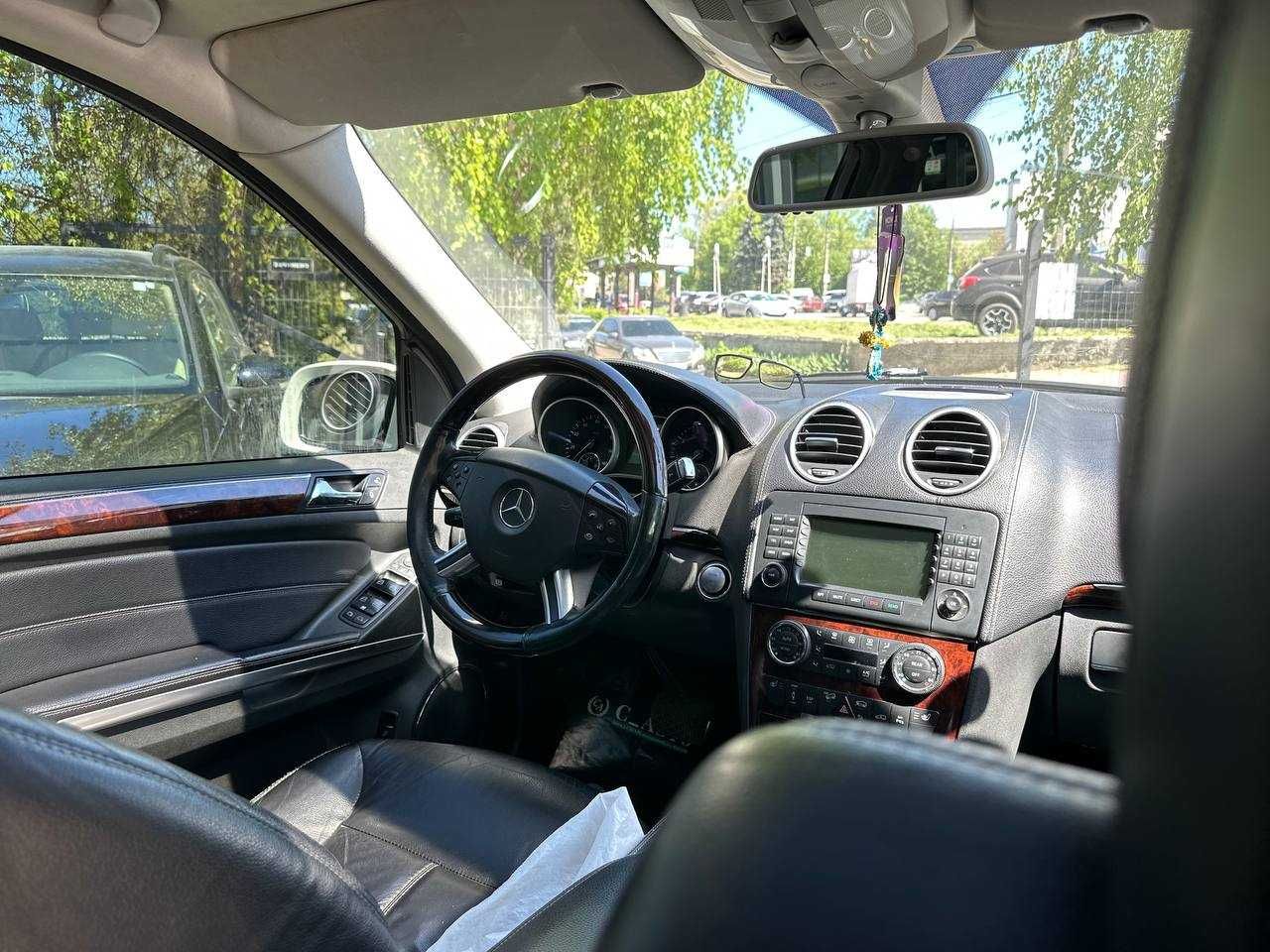 MERCEDES-BENZ GL 550 купити в кредит БЕЗ АВАНСУ
