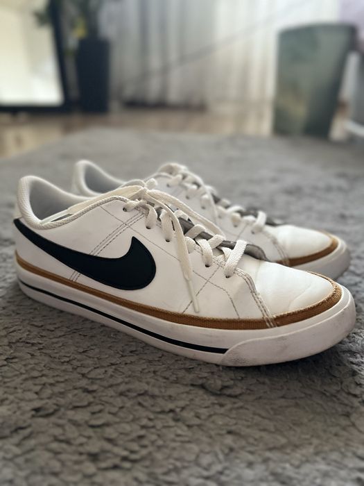 Кеди Nike з жовтими вставками