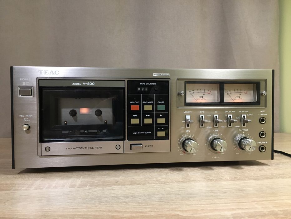 TEAC -800 кассетная дека.