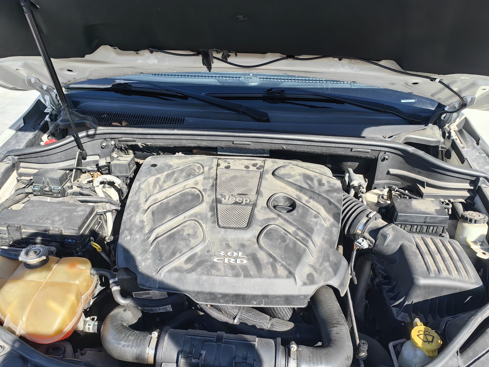 Jeep grand cherokee 3.0 OVERLAND  240koni 2011r