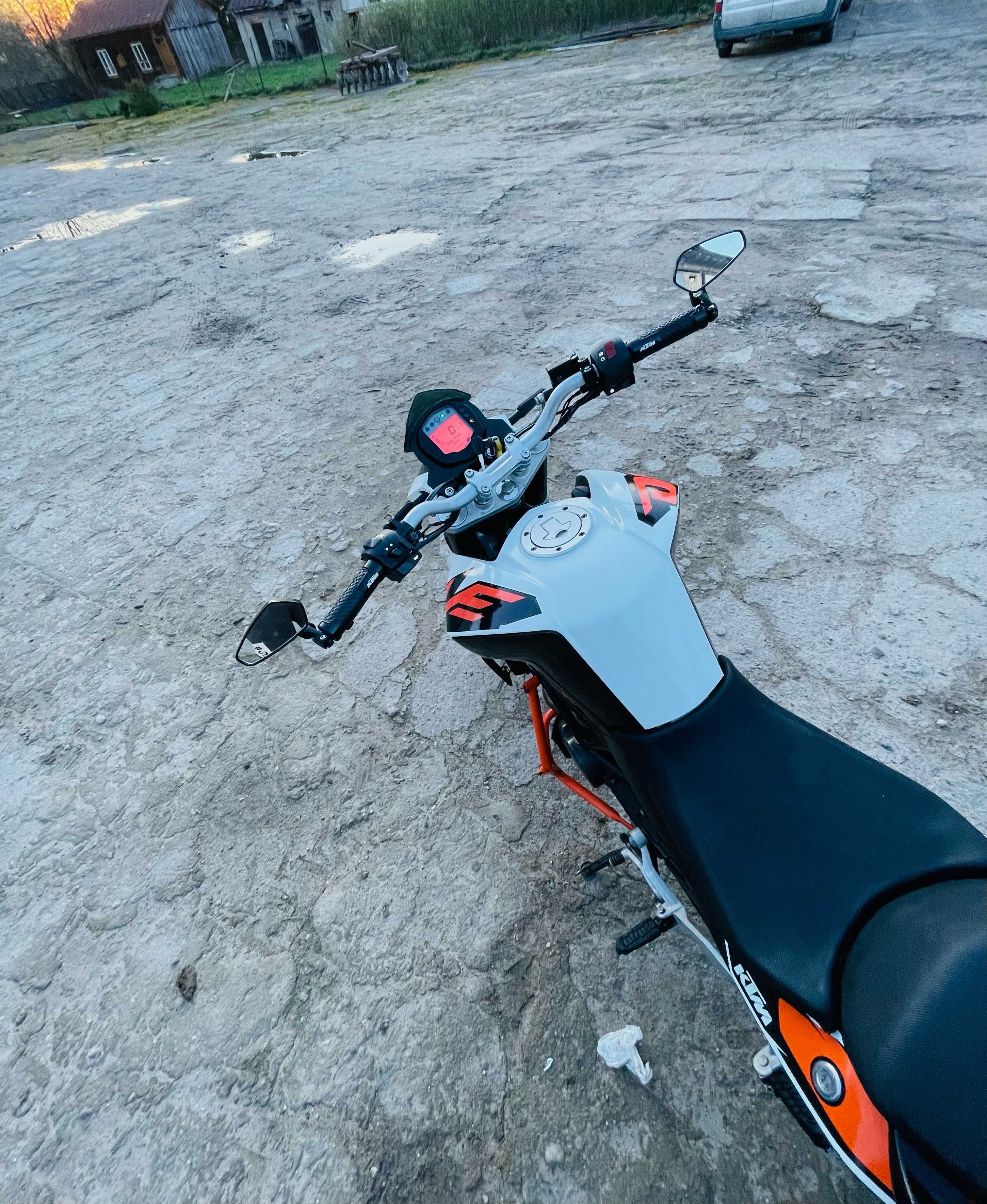 KTM duke  125 abs