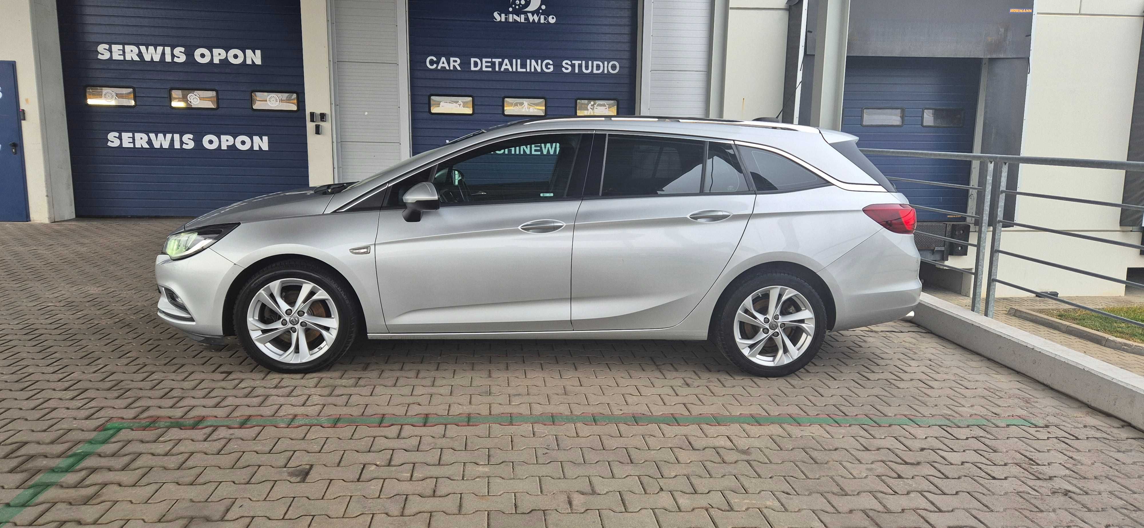 Opel Astra K SportTouer 2017 rok 1.6 BiTurbo 160 KM Dynamic
