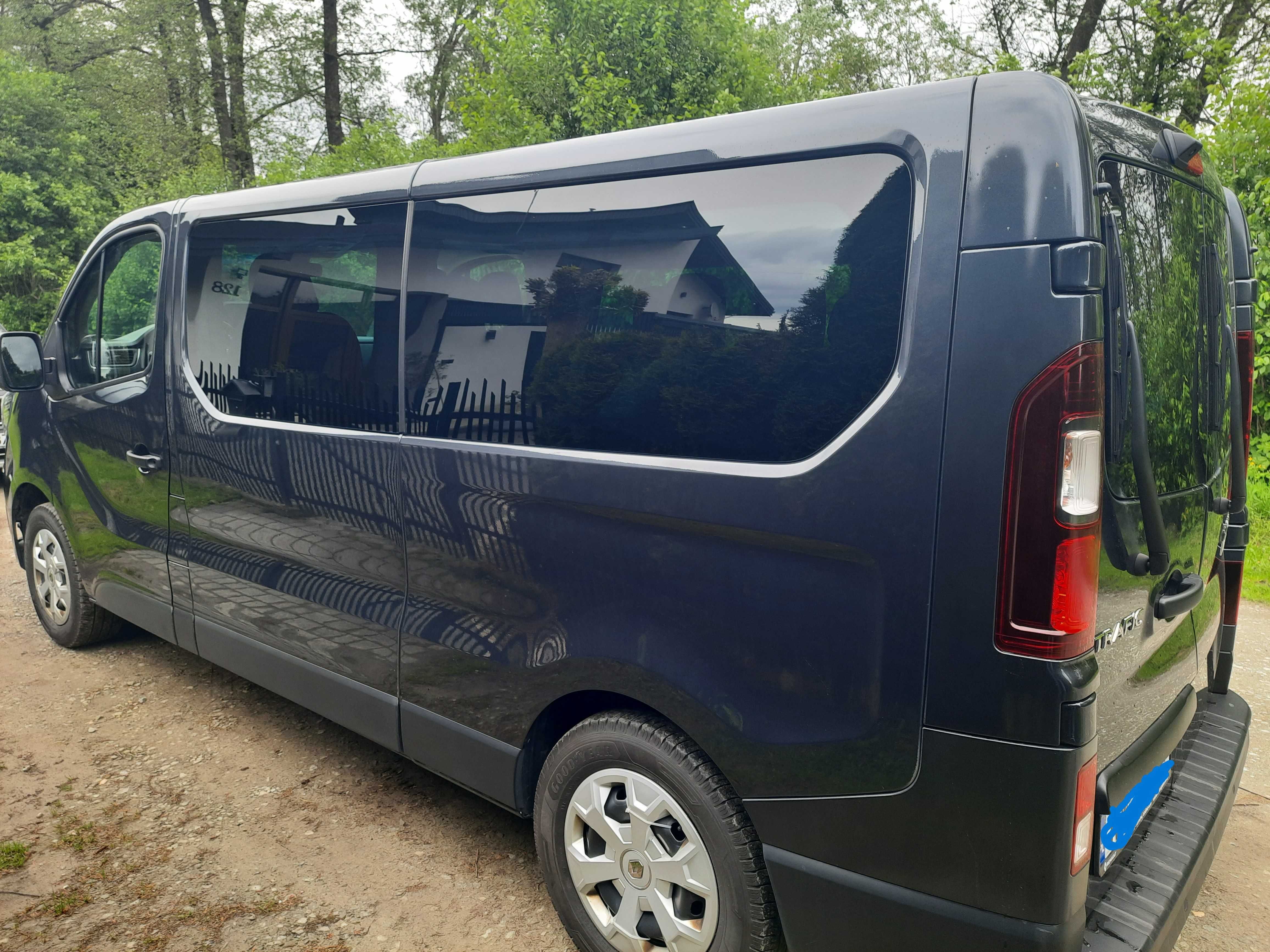 Renault Trafic Long 9 os
