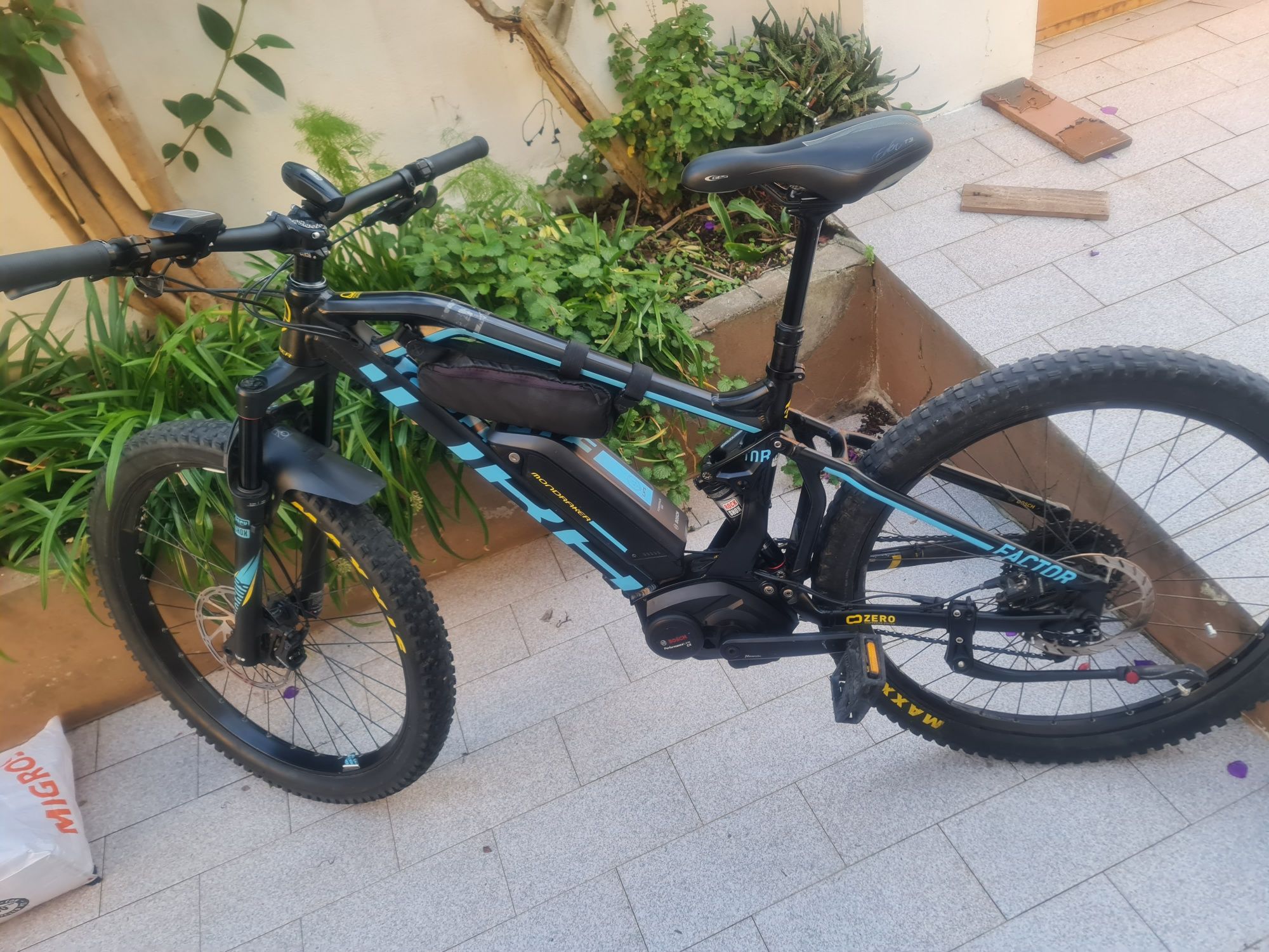 Bicicleta Elétrica, suspensão total