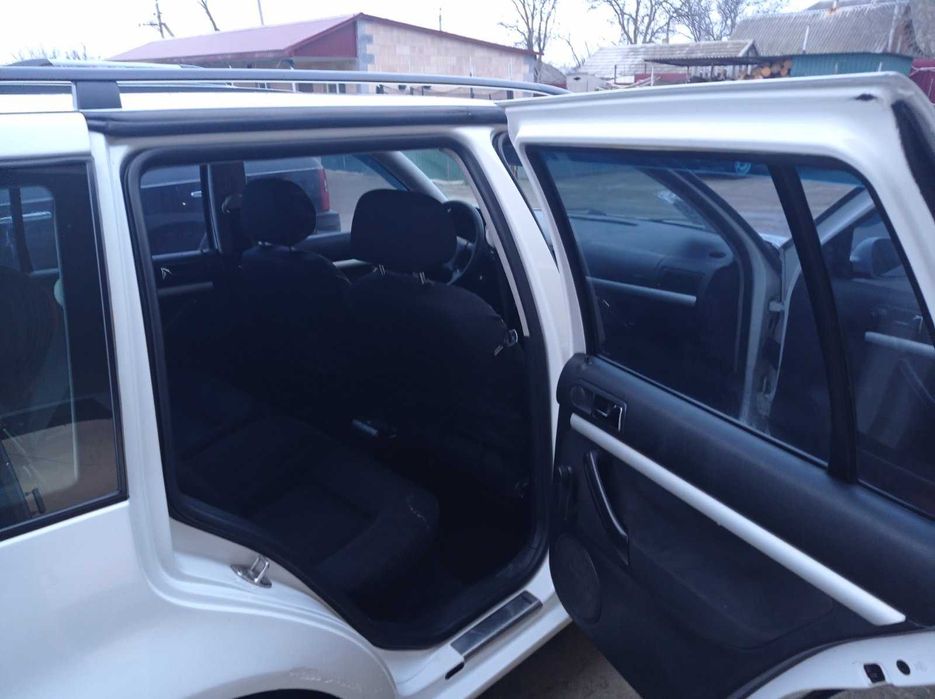 Volkswagen Golf Універсал 2001(1.9 TDI МТ (115 к.с.) 4Motion/Повноприв