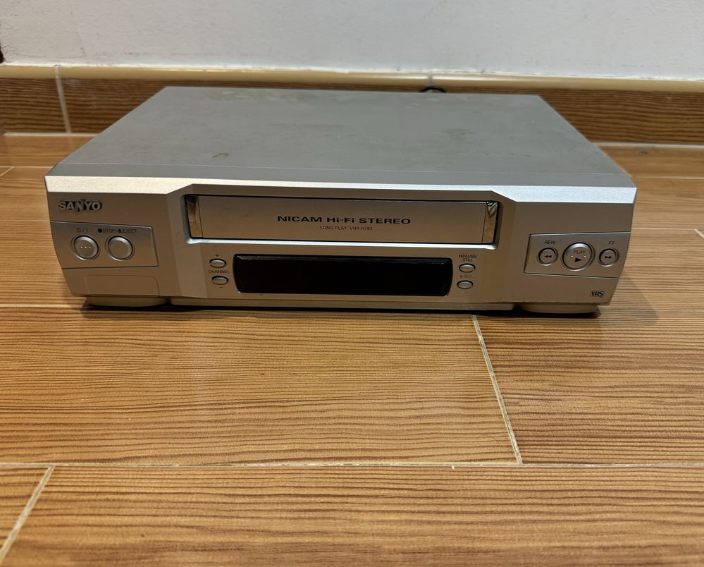 Leitor Gravador VHS Sanyo
