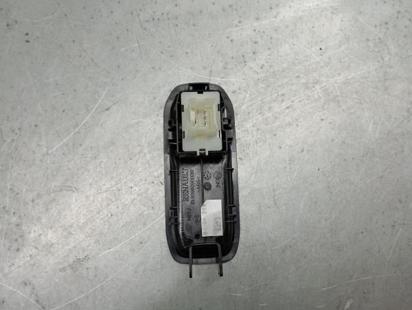 Comando / botão / interruptor vidros frente direito RENAULT Kangoo III