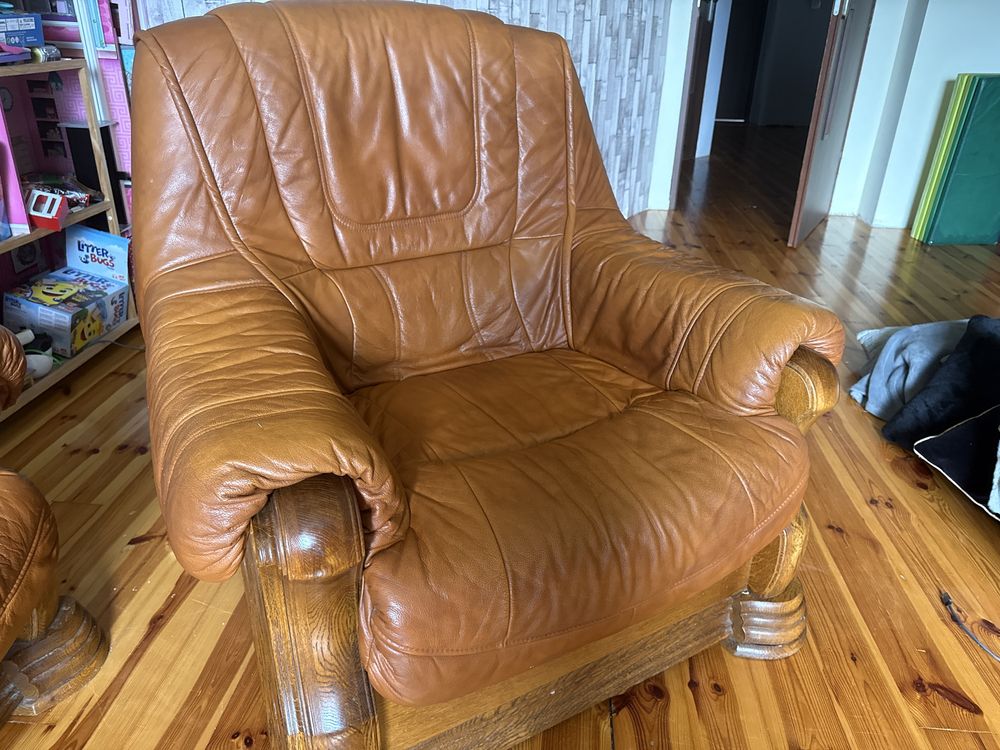 Skórzany komplet wypoczynkowy – sofa + 2 fotele