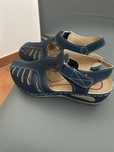Sandalias azuis leves