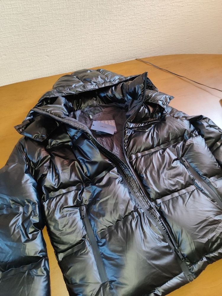 Prada пуховик на зиму