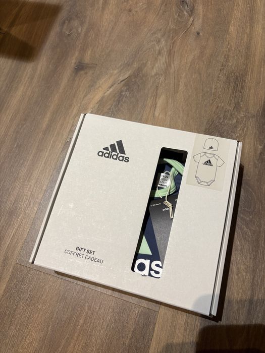 Zestaw prezentowy body + czapeczka adidas 86