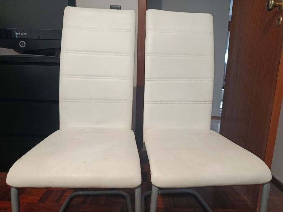 4 Cadeiras para mesa de jantar