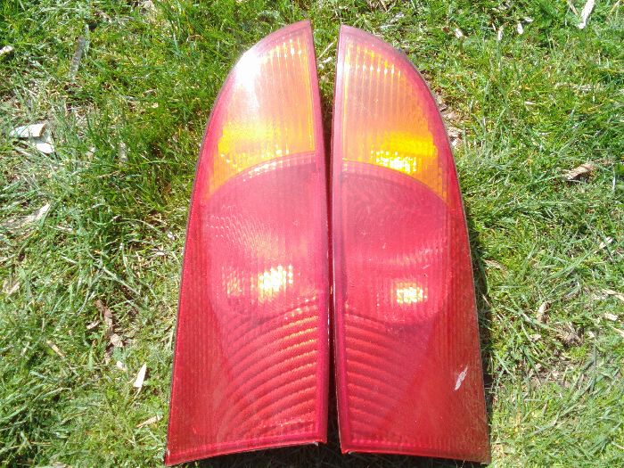 Lampy tylne ford focus hatchback MK1 98-04