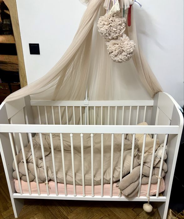 Piekne łóżeczko niemowlece