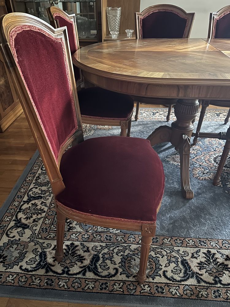 Mesa de jantar e 8 cadeiras madeira maciça