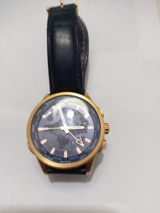 Relógio de marca Náutica cronógrafo como novo.