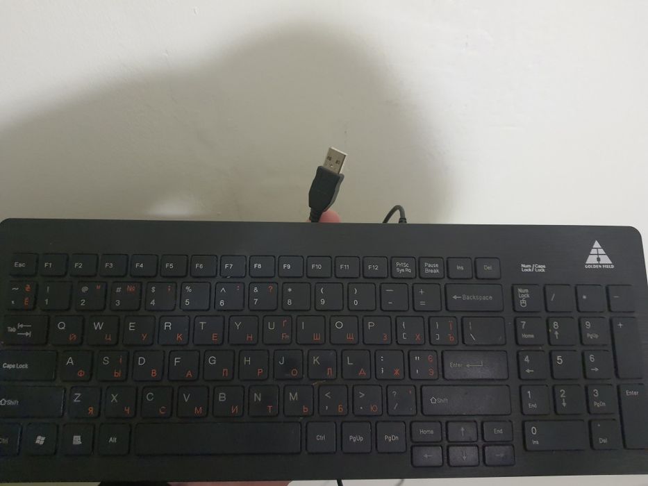 Продам дротову клавіатуру
