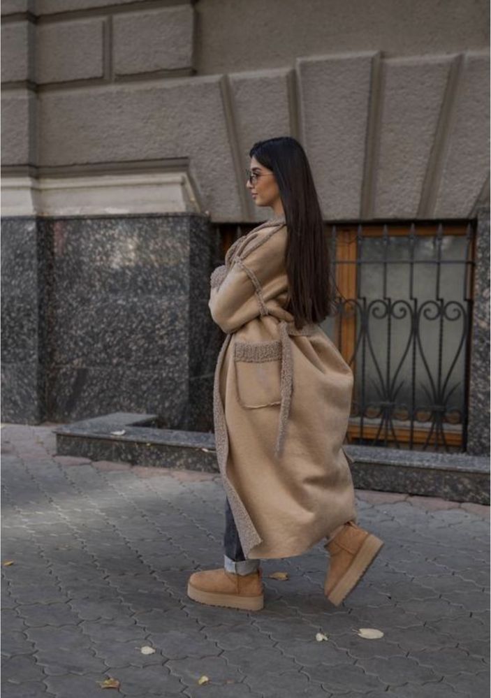 Довга коричнева дублянка
