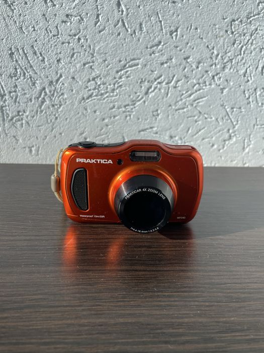 Praktica Luxmedia WP240 водонепроникна камера, як нова
