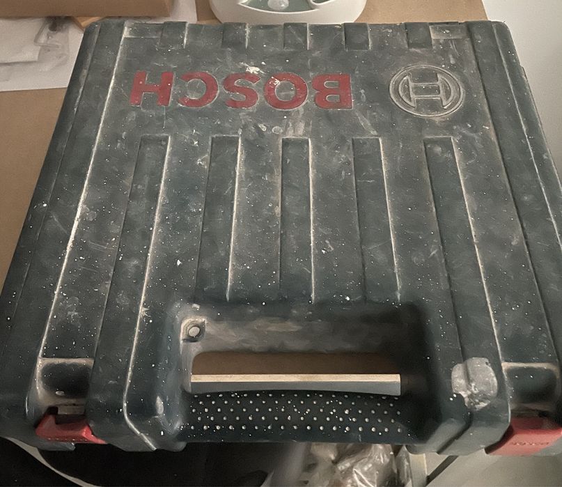 Bosch Pro 18v Tico-Tico e Berbequim s/fios com carregador e bateria