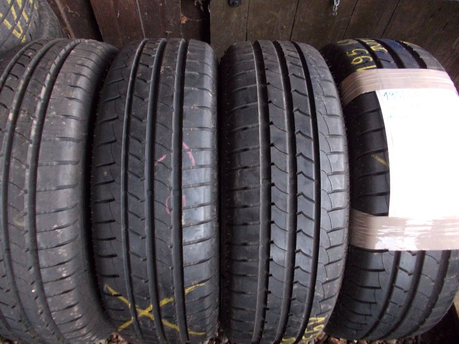 195/60R16 Goodyear EfficientGrip 89H