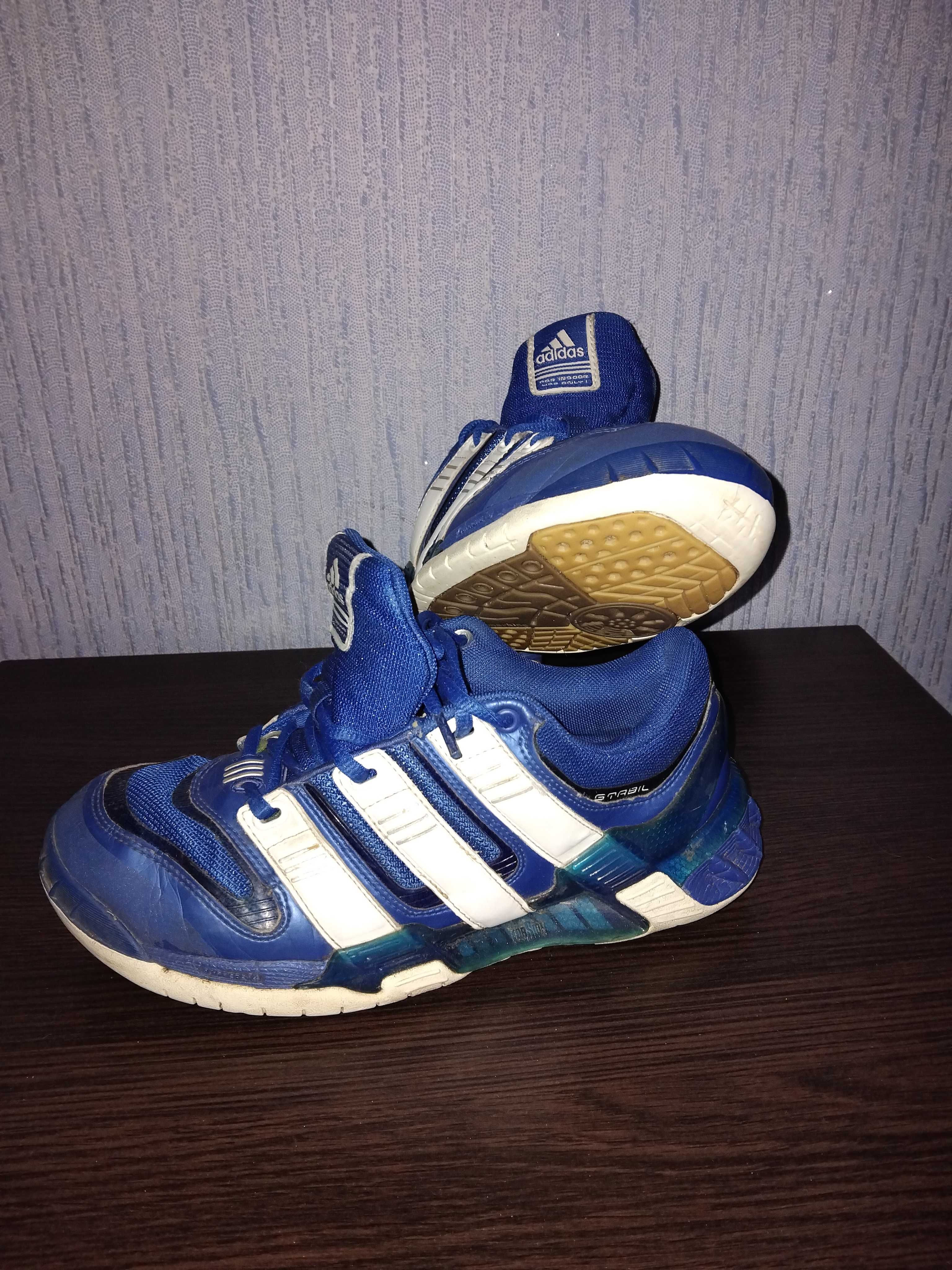 Кроссовки Adidas Stabil