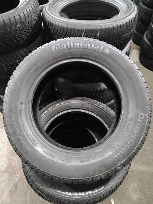 Шини резина зима 235/60 R17 Vredstein