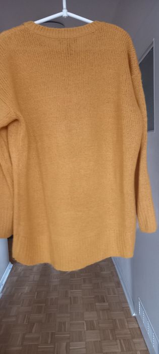 Sweter żółty z akrylu firmy NEW LOOK, rozmiar M.