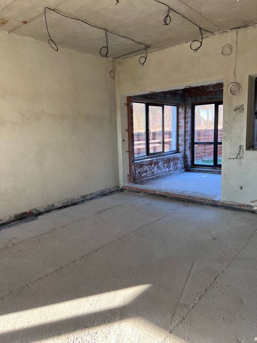 Продаж котеджу з власною ділянкою у с. Басівка