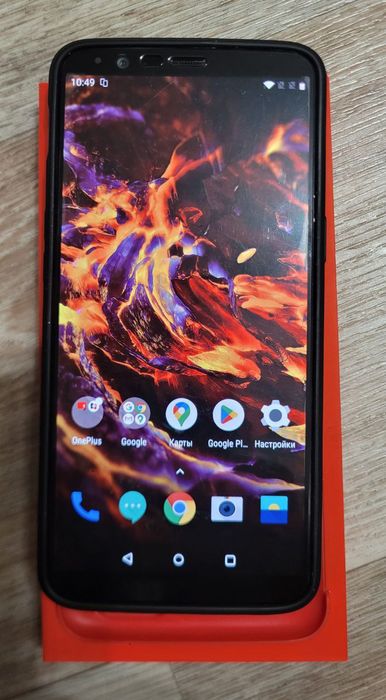 Продам телефон OnePlus 5T