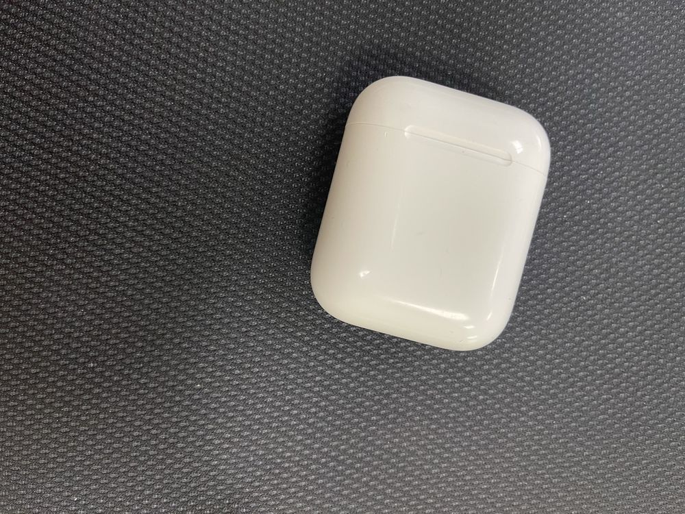 Airpods apple кейс