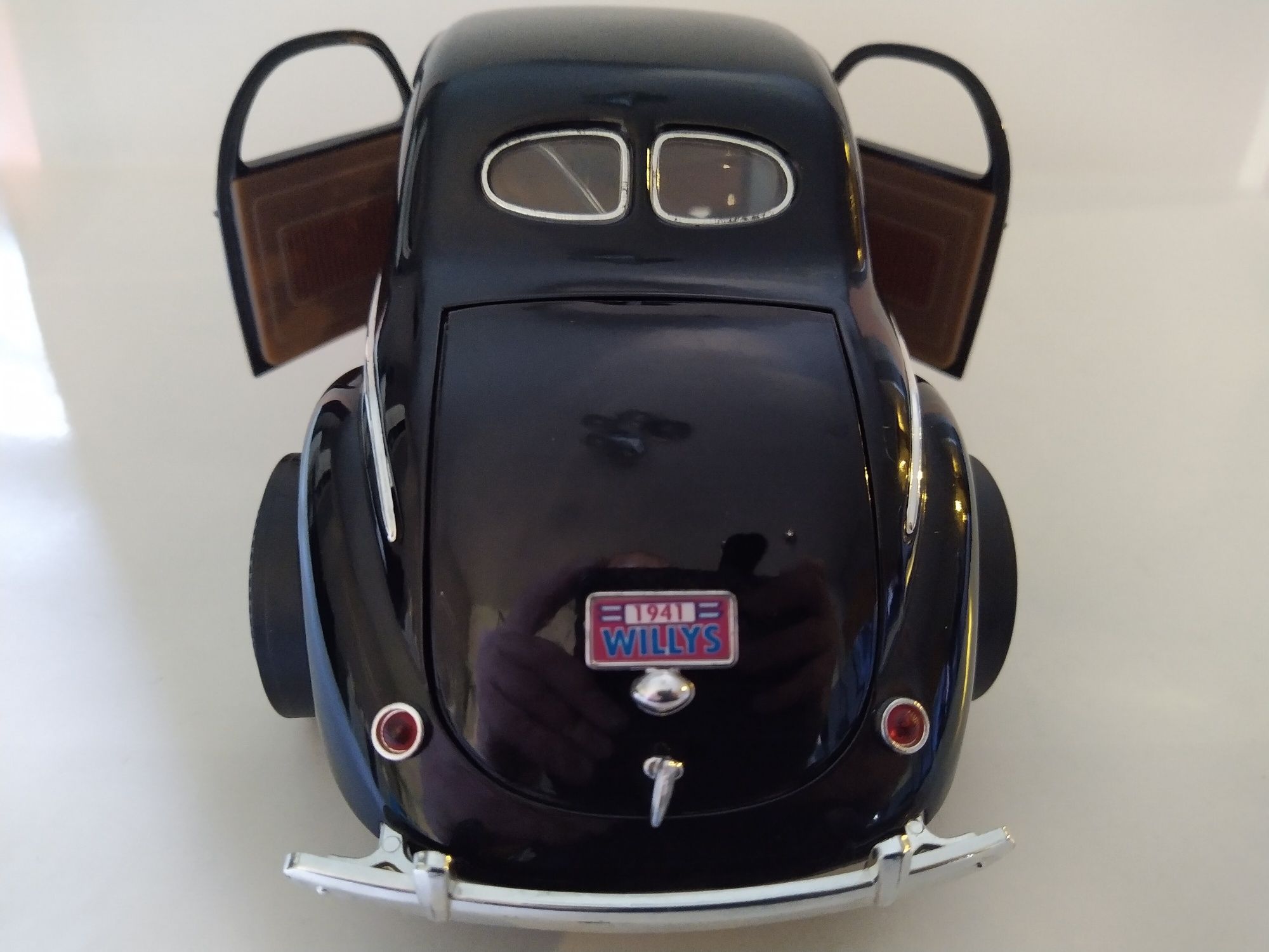 Willys Coupe 1941r Road Legends Skala 1:18