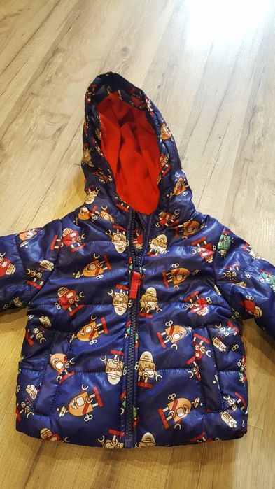 детские комбинезоны и курточки  от0 до 6месяцев.