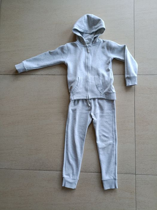 RESERVED Bluza spodnie spodenki dres komplet  rozm 122