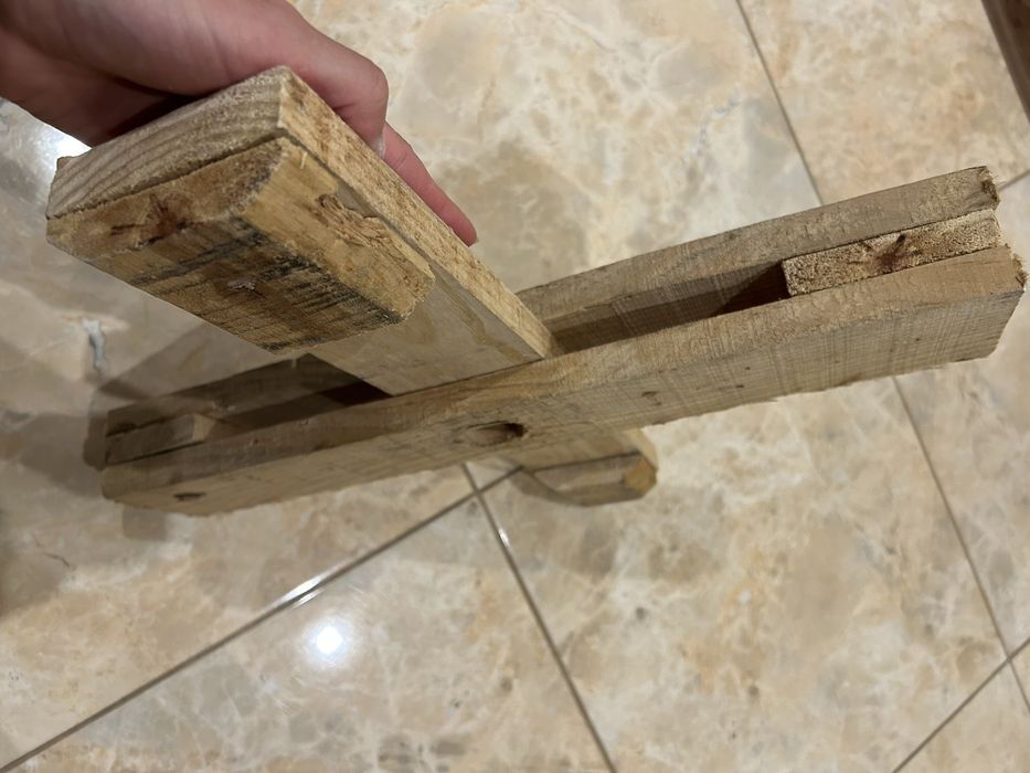 Підставка (тримач) дерев’яний для ялинки