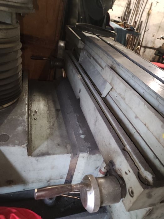 Універсально-заточний верстат